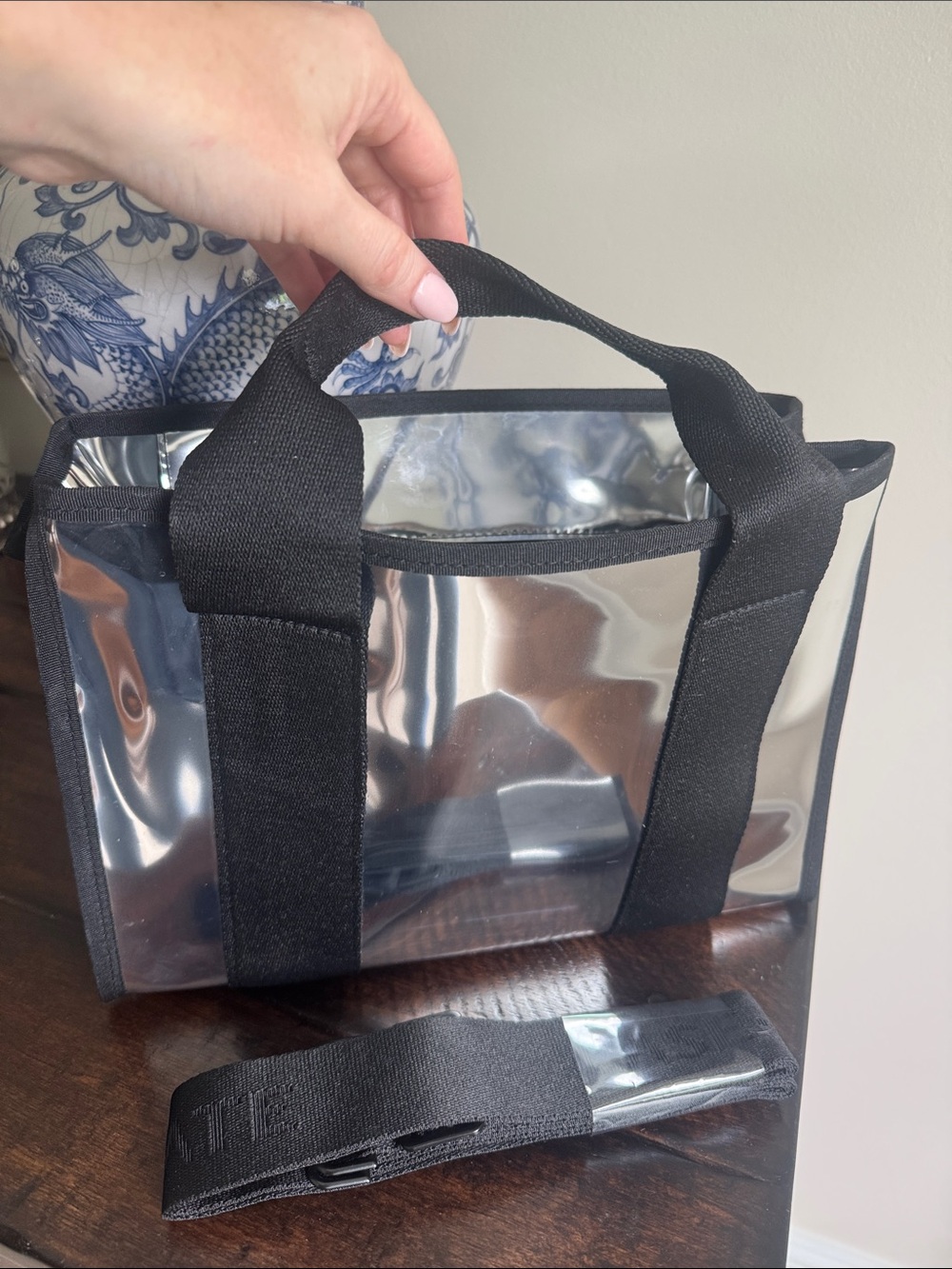 Case-Mate Jelly Zip Tote with Crossbody in Silver Chrome - Picture 4 of 4